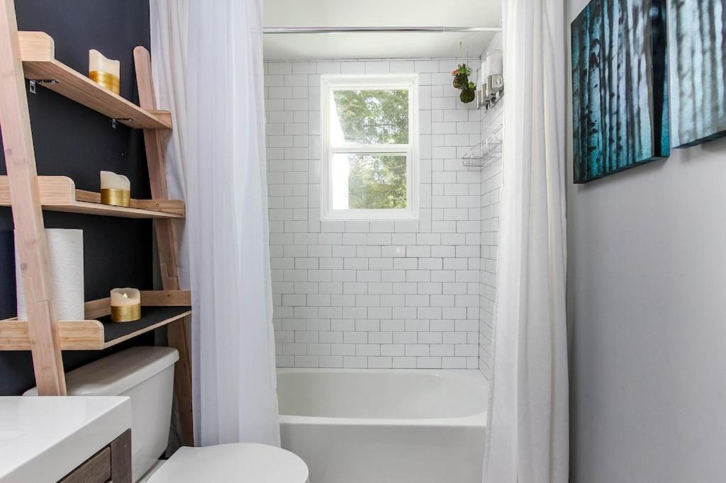 West End Bungalow Perfect To Work, Play, & Escape Atlanta Exterior photo